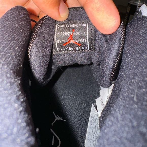 Jordan 11 retro adapt self lacing, verified through goat, brand new never worn - Picture 5 of 5